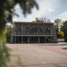Cmentarz Powązki Wojskowe - zakład pogrzebowy