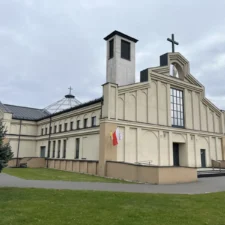 Parafia Dziekanów Leśny Matki Bożej Królowej Rodziny (2)