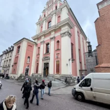 Kościół Matki Bożej Łaskawej 4