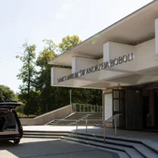 Kościół Rzymskokatolicki Sanktuarium Narodowe św. Andrzeja Boboli Rakowiecka 61 (2)